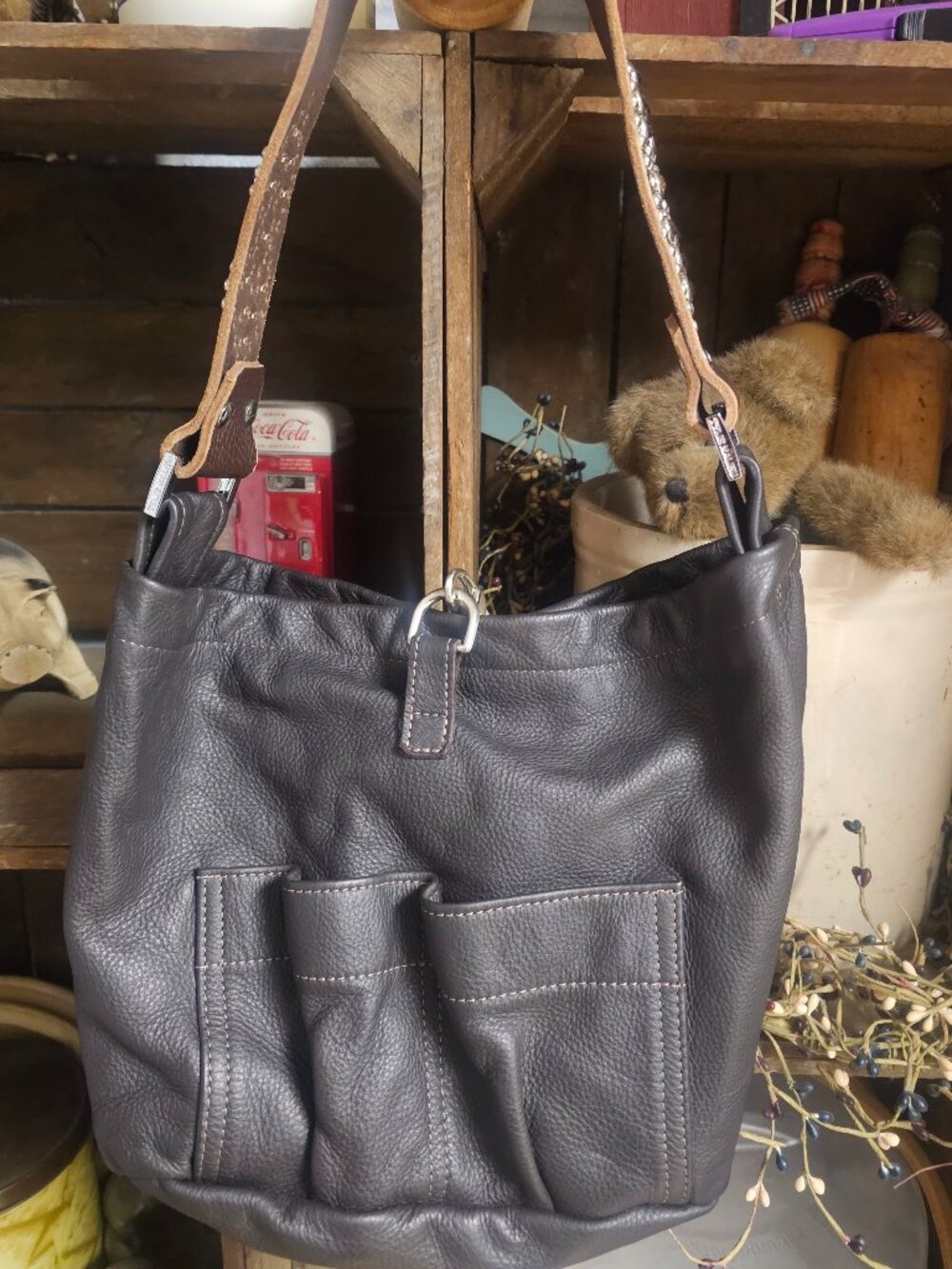 Tylie Malibu leather bag